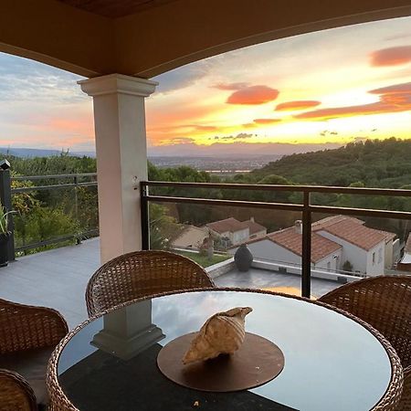 Villa De Vacances Le Teil Экстерьер фото